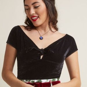 Hell Bunny Pizzazz You Like It Velvet Top in Black